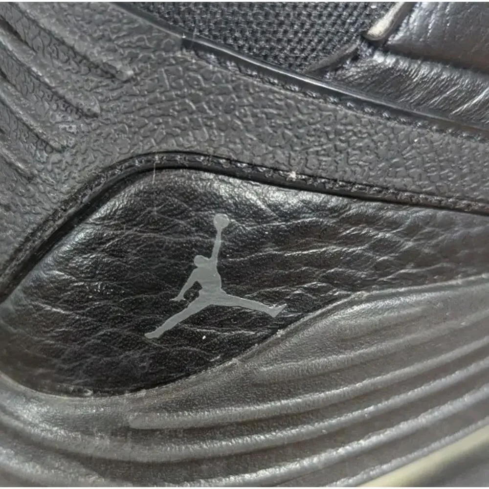 NIKE Air Jordan Max Aura 5 Black Shoes (DZ4353 001) Mens Size 10 Leather